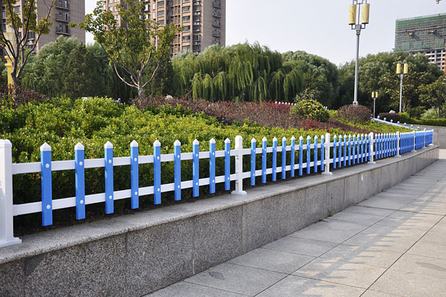 草坪护栏